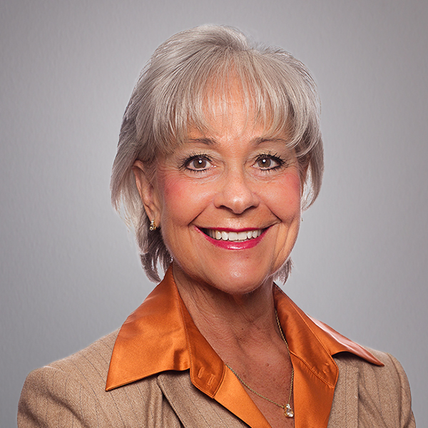 Headshot Cindy Aspeotis.