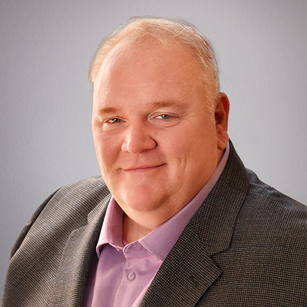 Headshot Bob Worthy.