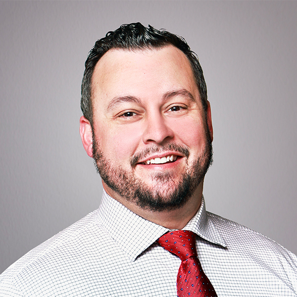 Headshot Chet Blackburn.