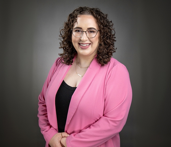 Headshot Jennifer Russel.