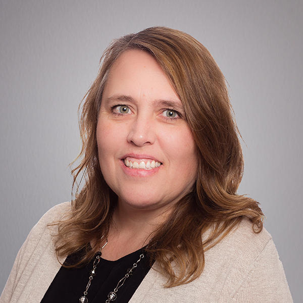 Headshot Jennifer Cook.