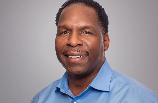 Headshot Eric Mitchell.