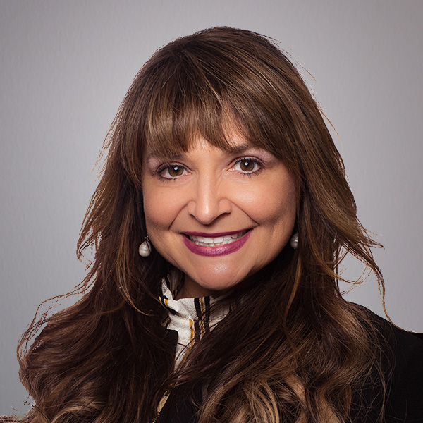 Headshot Melanie Pulscher.